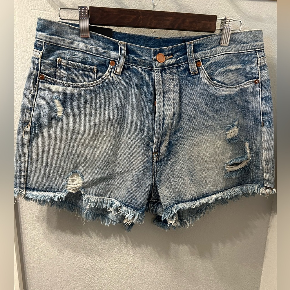 💖NWT Blank NYC size 31 distressed jean denim raw hem shorts💖